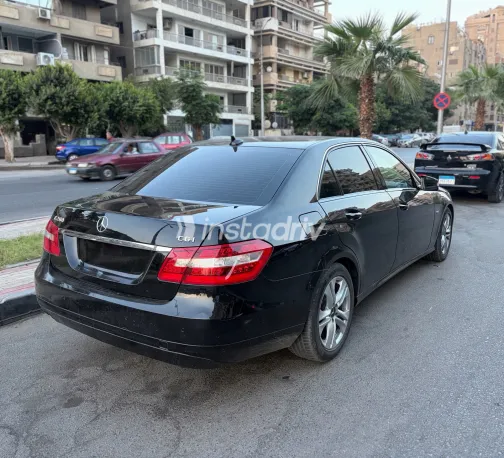 Mercedes E 200 2013 Black Automatic Used for Sale in Greater Cairo ( Cairo + Giza) - 3