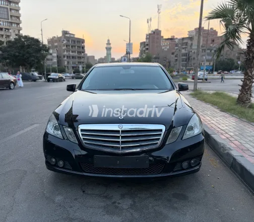 Mercedes E 200 2013 Black Automatic Used for Sale in Greater Cairo ( Cairo + Giza) - 6