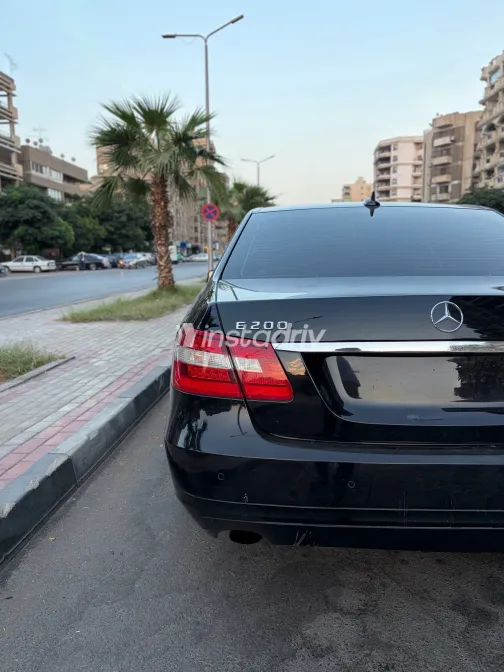 Mercedes E 200 2013 Black Automatic Used for Sale in Greater Cairo ( Cairo + Giza) - 7