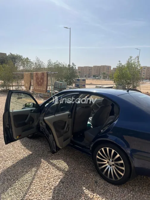 Skoda Octavia A4 2003 Blue Manual Used for Sale in Greater Cairo ( Cairo + Giza) - 4