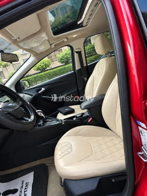 Ford Focus 2018 Red Automatic Used for Sale in Greater Cairo ( Cairo + Giza) - 10