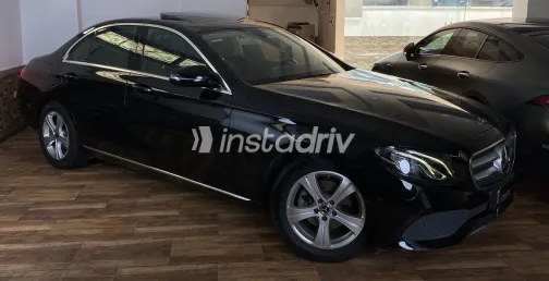 Mercedes E 180 2017 Black Automatic Used for Sale in Greater Cairo ( Cairo + Giza) - 3