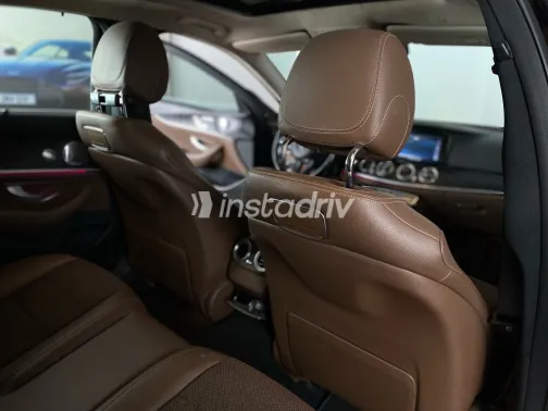 Mercedes E 180 2017 Black Automatic Used for Sale in Greater Cairo ( Cairo + Giza) - 4