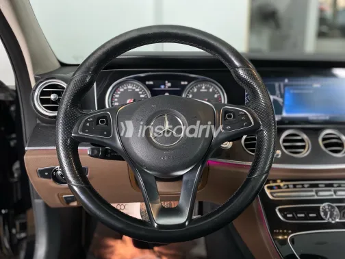 Mercedes E 180 2017 Black Automatic Used for Sale in Greater Cairo ( Cairo + Giza) - 8