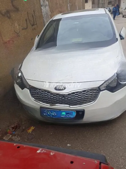 Kia K3 2013 White Automatic Used for Sale in Mansoura - 3