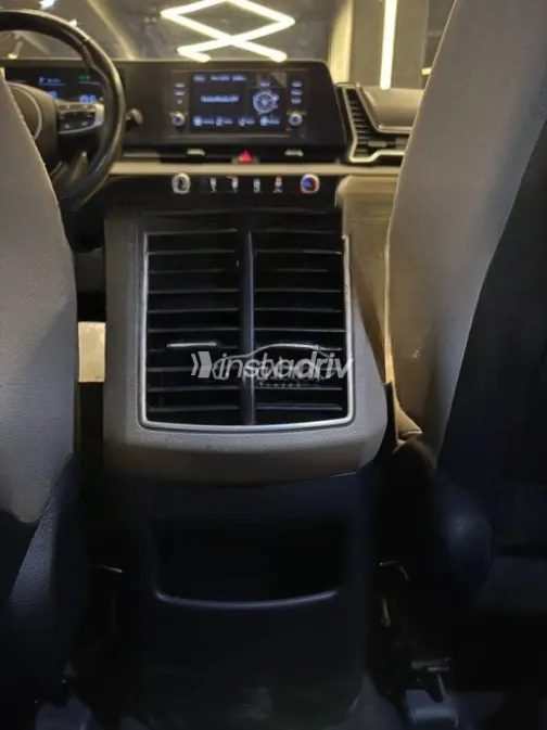 Kia Sportage 2023 Red Automatic Used for Sale in Cairo - 4