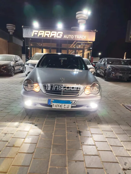 Mercedes C 180 2003 Silver Automatic Used for Sale in Greater Cairo ( Cairo + Giza) - 3