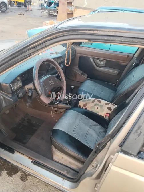 Peugeot 405 1992 Gold Manual Used for Sale in Greater Cairo ( Cairo + Giza) - 9