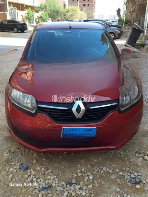 Renault Sandero 2016 Red Automatic Used for Sale in Maadi - 1