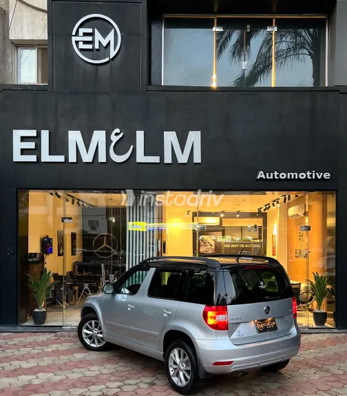 Skoda Yeti 2016 Gray Automatic Used for Sale in Greater Cairo ( Cairo + Giza) - 3