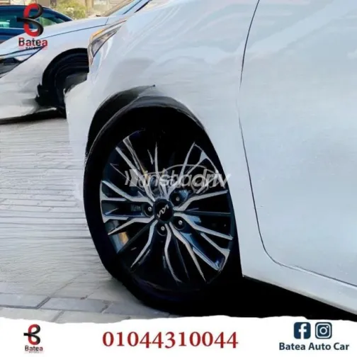 Kia Cerato 2024 White Automatic Used for Sale in Nasr city - 3