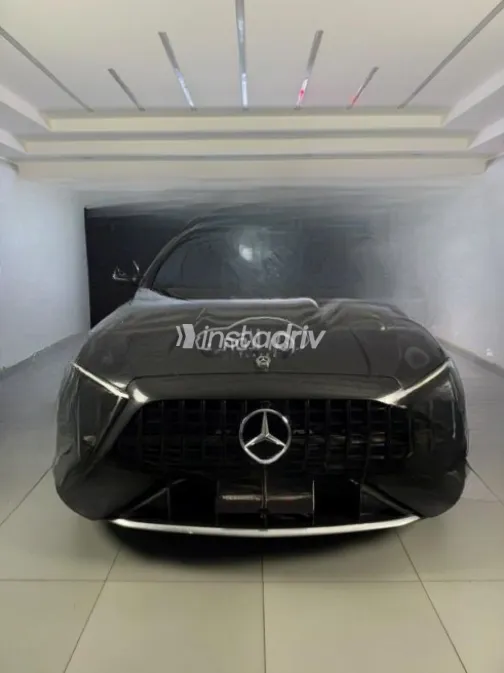 Mercedes E 300 2021 Black Automatic Used for Sale in Cairo - 1