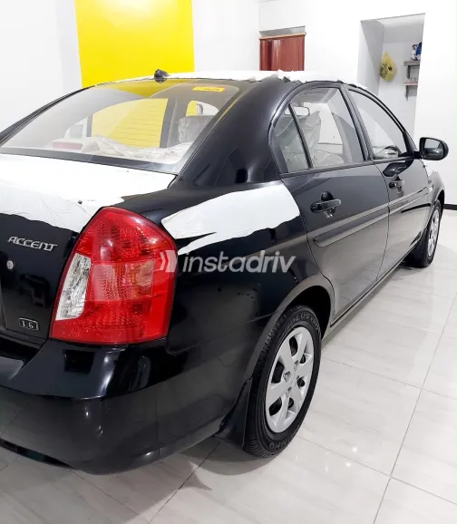 Hyundai Accent 2011 Black Automatic Used for Sale in Greater Cairo ( Cairo + Giza) - 8