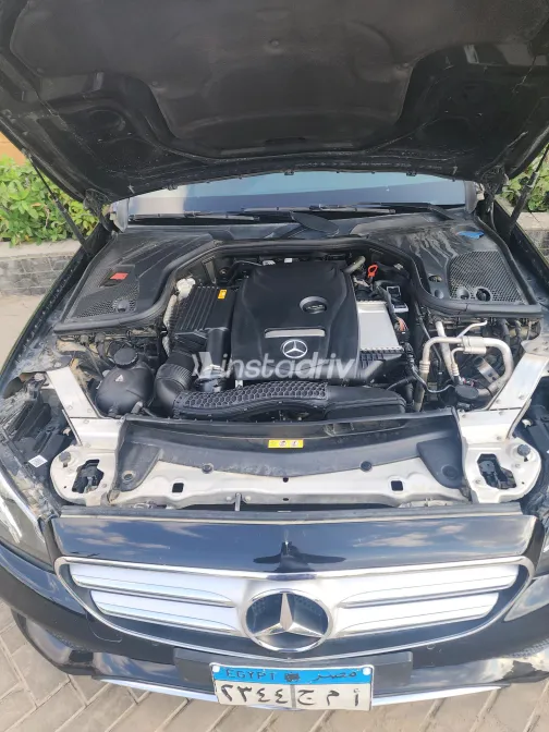 Mercedes E 180 2019 Black Automatic Used for Sale in Greater Cairo ( Cairo + Giza) - 2