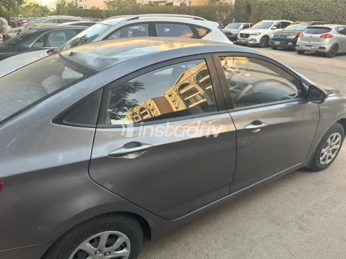 Hyundai Accent RB 2015 Gray Automatic Used for Sale in Greater Cairo ( Cairo + Giza) - 3