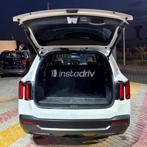 Kia Sorento 2024 White Automatic Used for Sale in Greater Cairo ( Cairo + Giza) - 5