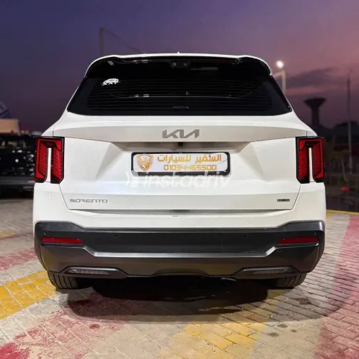 Kia Sorento 2024 White Automatic Used for Sale in Greater Cairo ( Cairo + Giza) - 6