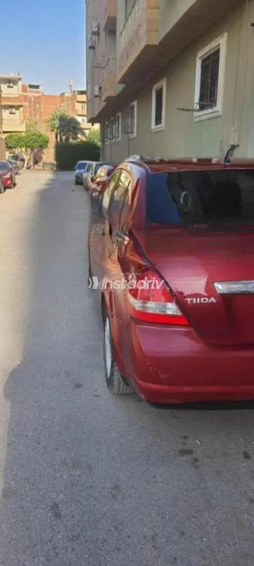 Nissan Tiida 2008 Red Automatic Used for Sale in Cairo - 1