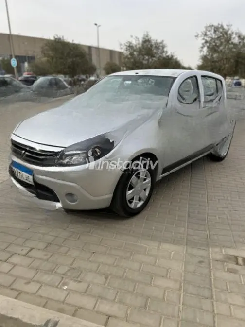 رينو سانديرو 2011 فضي يدوي مستعملة للبيع في 6 أكتوبر - 1