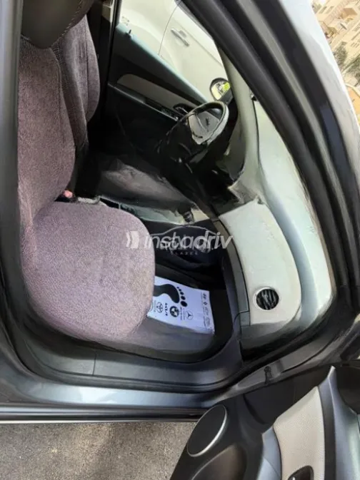 Chevrolet Cruze 2016 Gray Automatic Used for Sale in Madinaty - 3