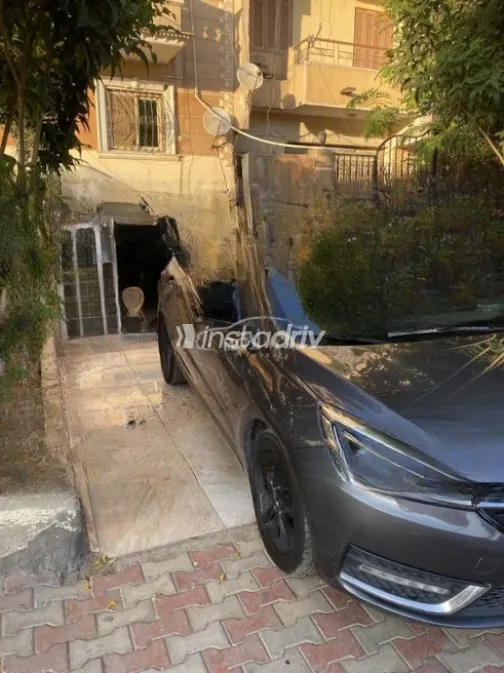 شيرى اريزو 5 2025 رمادي أوتوماتيك مستعملة للبيع في 6 أكتوبر - 1