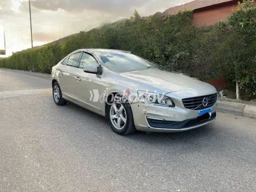 Volvo S60 2018 Silver Automatic Used for Sale in Maadi - 2