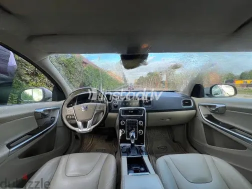 Volvo S60 2018 Silver Automatic Used for Sale in Maadi - 8
