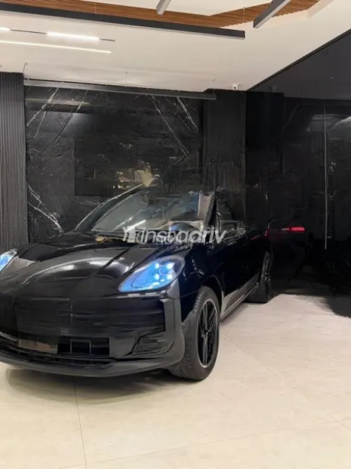 Porsche Macan 2021 Black Automatic Used for Sale in Cairo - 2