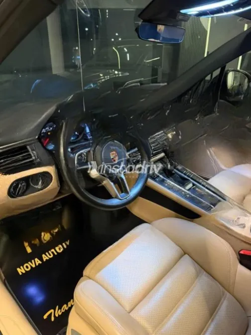 Porsche Macan 2021 Black Automatic Used for Sale in Cairo - 3