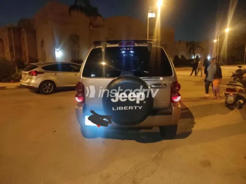 Jeep Liberty 2007 Gray Automatic Used for Sale in Greater Cairo ( Cairo + Giza) - 7
