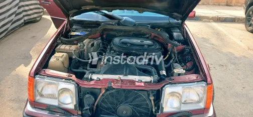 Mercedes E 230 1989 Red Automatic Used for Sale in Greater Cairo ( Cairo + Giza) - 1