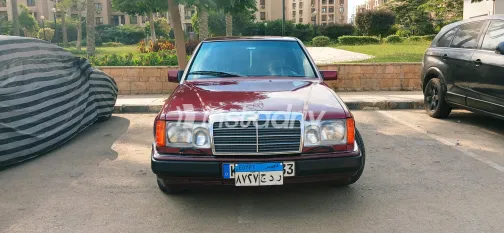 Mercedes E 230 1989 Red Automatic Used for Sale in Greater Cairo ( Cairo + Giza) - 3