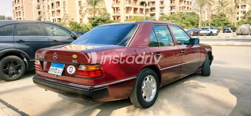 Mercedes E 230 1989 Red Automatic Used for Sale in Greater Cairo ( Cairo + Giza) - 10