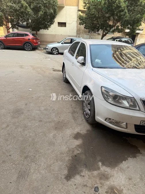 سكودا فانتازيا 2013 أبيض أوتوماتيك مستعملة للبيع في القاهرة الكبرى ( القاهرة - الجيزة) - 2