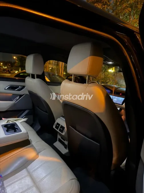 Land Rover Range Rover 2021 Black Automatic Used for Sale in Greater Cairo ( Cairo + Giza) - 4