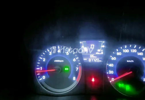 Hyundai Accent 2015 Red Automatic Used for Sale in Greater Cairo ( Cairo + Giza) - 3