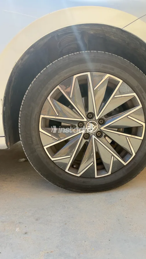 Skoda Kamiq 2021 Silver Automatic Used for Sale in Greater Cairo ( Cairo + Giza) - 2