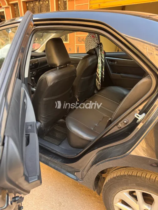 Toyota Corolla 2016 Black Automatic Used for Sale in Greater Cairo ( Cairo + Giza) - 7