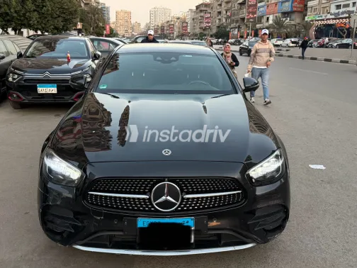 مرسيدس E 200 2022 أسود أوتوماتيك مستعملة للبيع في القاهرة الكبرى ( القاهرة - الجيزة) - 3
