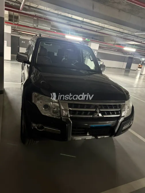 Mitsubishi Pajero 2016 Black Automatic Used for Sale in Greater Cairo ( Cairo + Giza) - 4