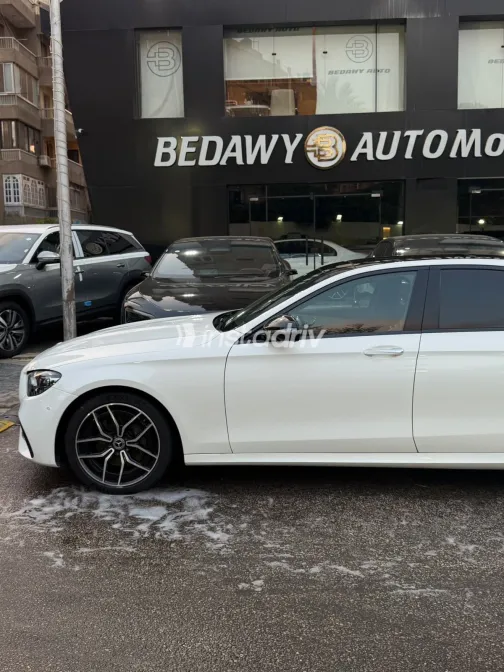 Mercedes E 200 2021 White Automatic Used for Sale in Greater Cairo ( Cairo + Giza) - 10