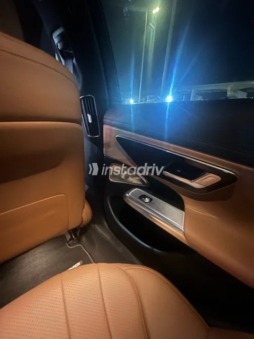 Mercedes E 200 2025 Black Automatic Used for Sale in Greater Cairo ( Cairo + Giza) - 8