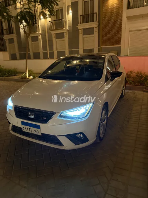 Seat Ibiza 2021 White Automatic Used for Sale in Greater Cairo ( Cairo + Giza) - 5