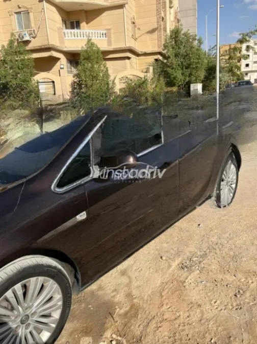 Opel Astra 2014 Eggplant Automatic Used for Sale in Giza - 7