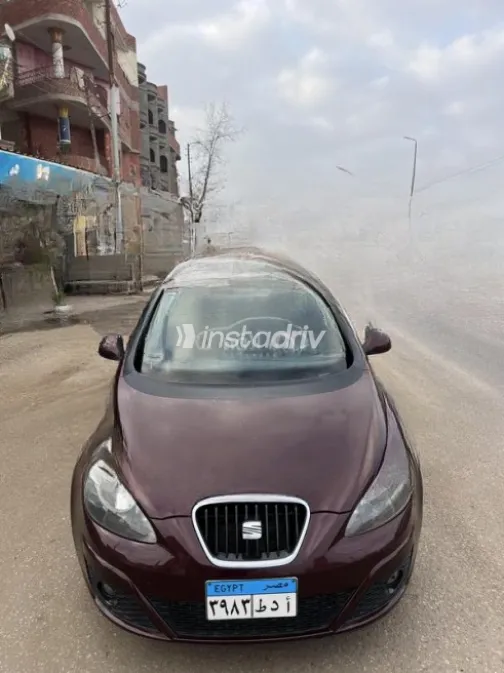 Seat Altea XL 2010 Red Automatic Used for Sale in 10th of Ramadan - 8