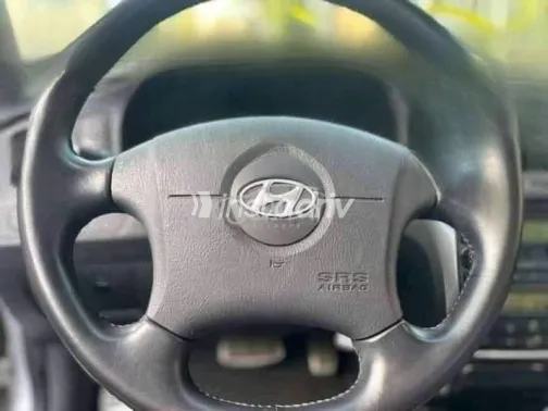 Hyundai Avante 2002 Silver Automatic Used for Sale in Luxor - 4