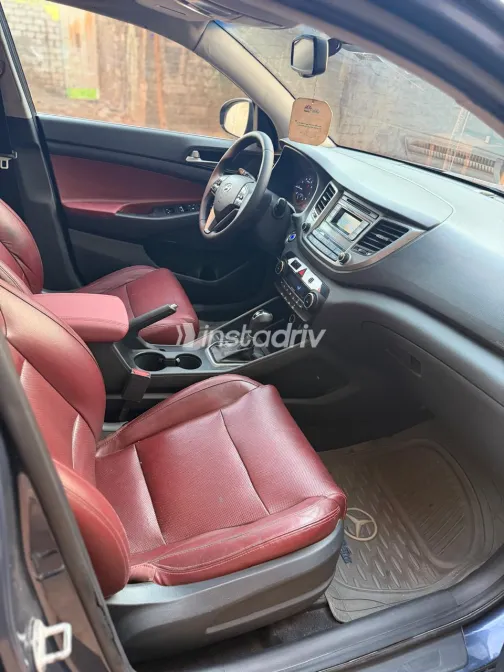 Hyundai Tucson 2018 Blue Automatic Used for Sale in Greater Cairo ( Cairo + Giza) - 3