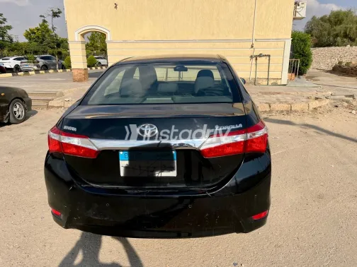 تويوتا كورولا 2019 أسود أوتوماتيك مستعملة للبيع في القاهرة الكبرى ( القاهرة - الجيزة) - 5