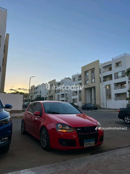 Volkswagen Golf 2009 Red Automatic Used for Sale in Greater Cairo ( Cairo + Giza) - 5