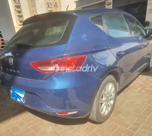 Seat Leon 2016 Blue Automatic Used for Sale in Greater Cairo ( Cairo + Giza) - 4
